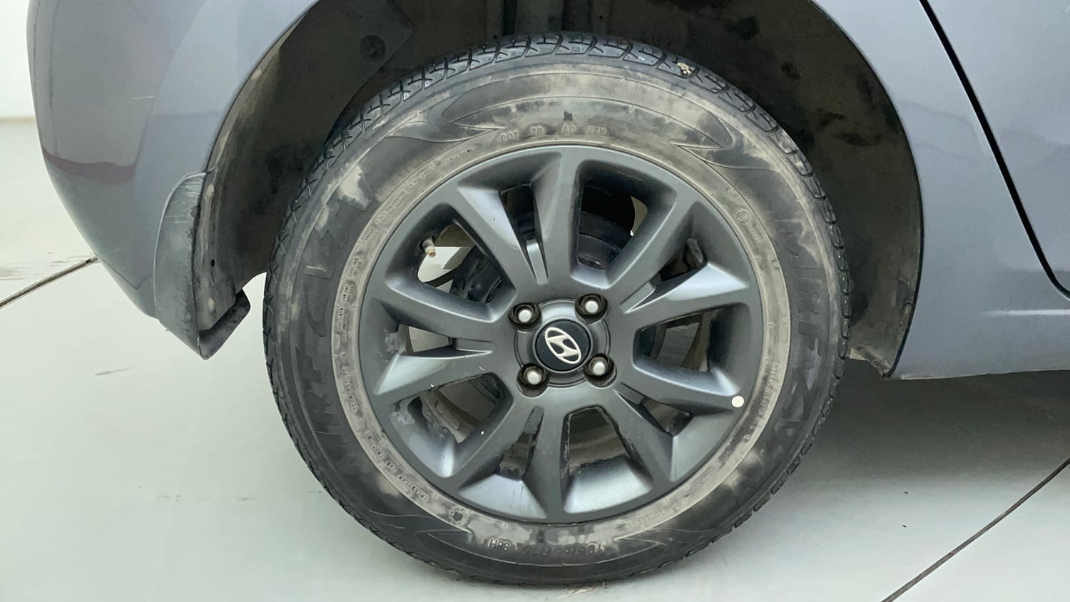 Used 2020 Hyundai Elite i20 Sportz Plus 1.2 Petrol Manual tyres RIGHT REAR TYRE RIM VIEW