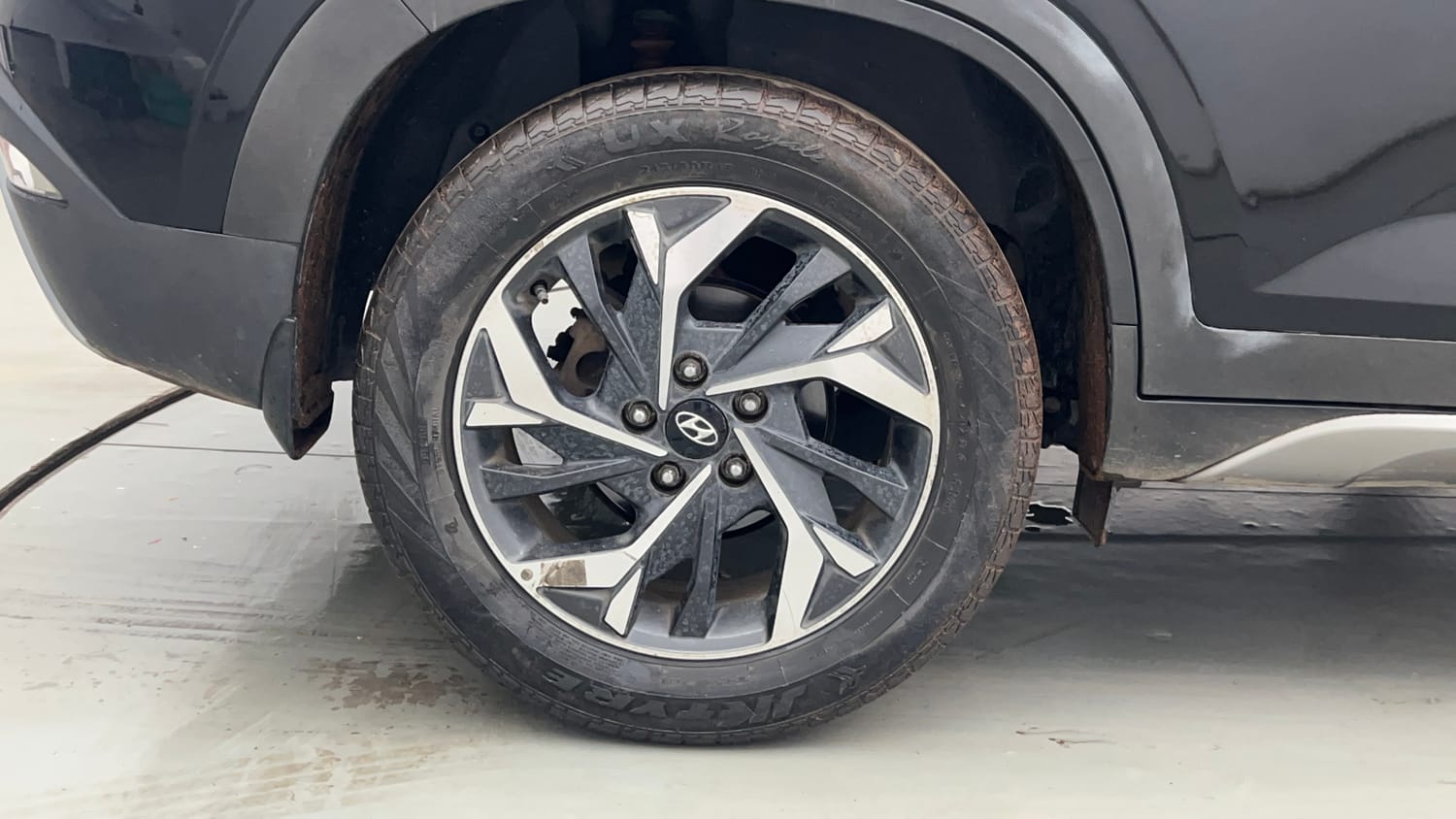 Used 2022 Hyundai Creta SX (O) 1.5 Diesel Automatic Diesel Automatic tyres RIGHT REAR TYRE RIM VIEW