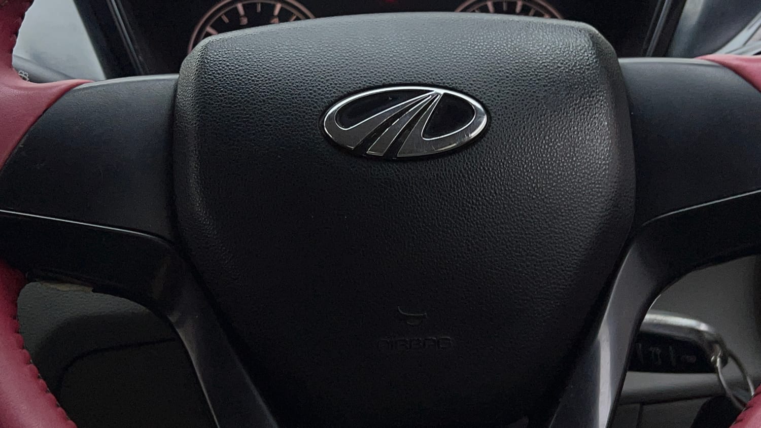 Used 2017 Mahindra KUV100 K4 Plus 6 STR Petrol Manual top_features Airbags