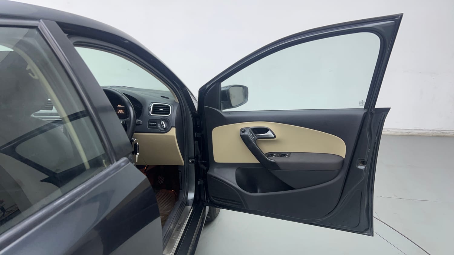 2014 Volkswagen Polo Highline1.2L (P)-19