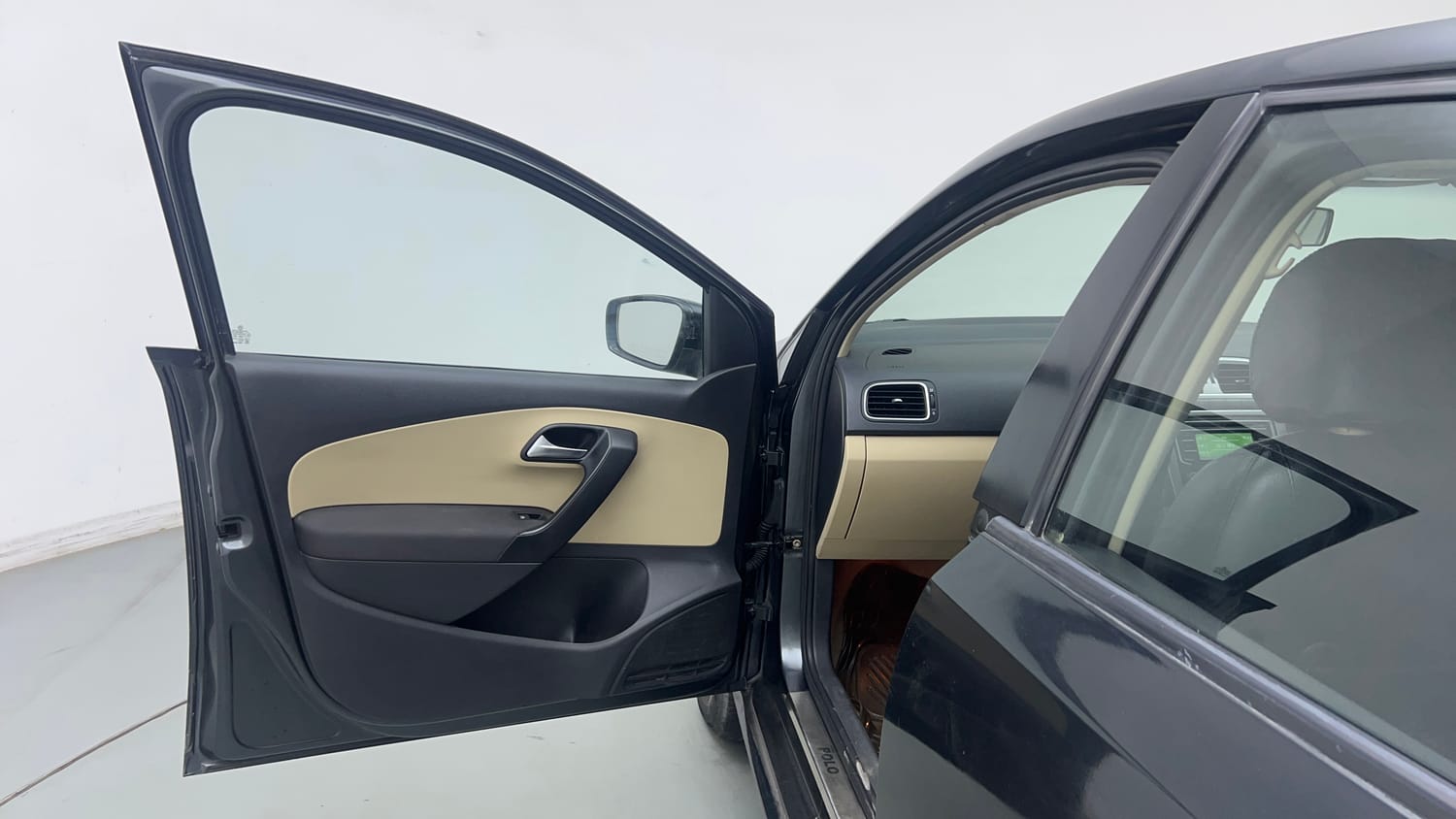 2014 Volkswagen Polo Highline1.2L (P)-21