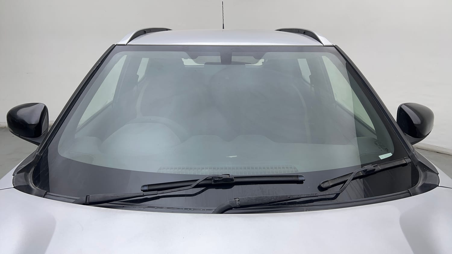 Used 2022 Nissan Magnite XV Executive Petrol Manual exterior FRONT WINDSHIELD VIEW