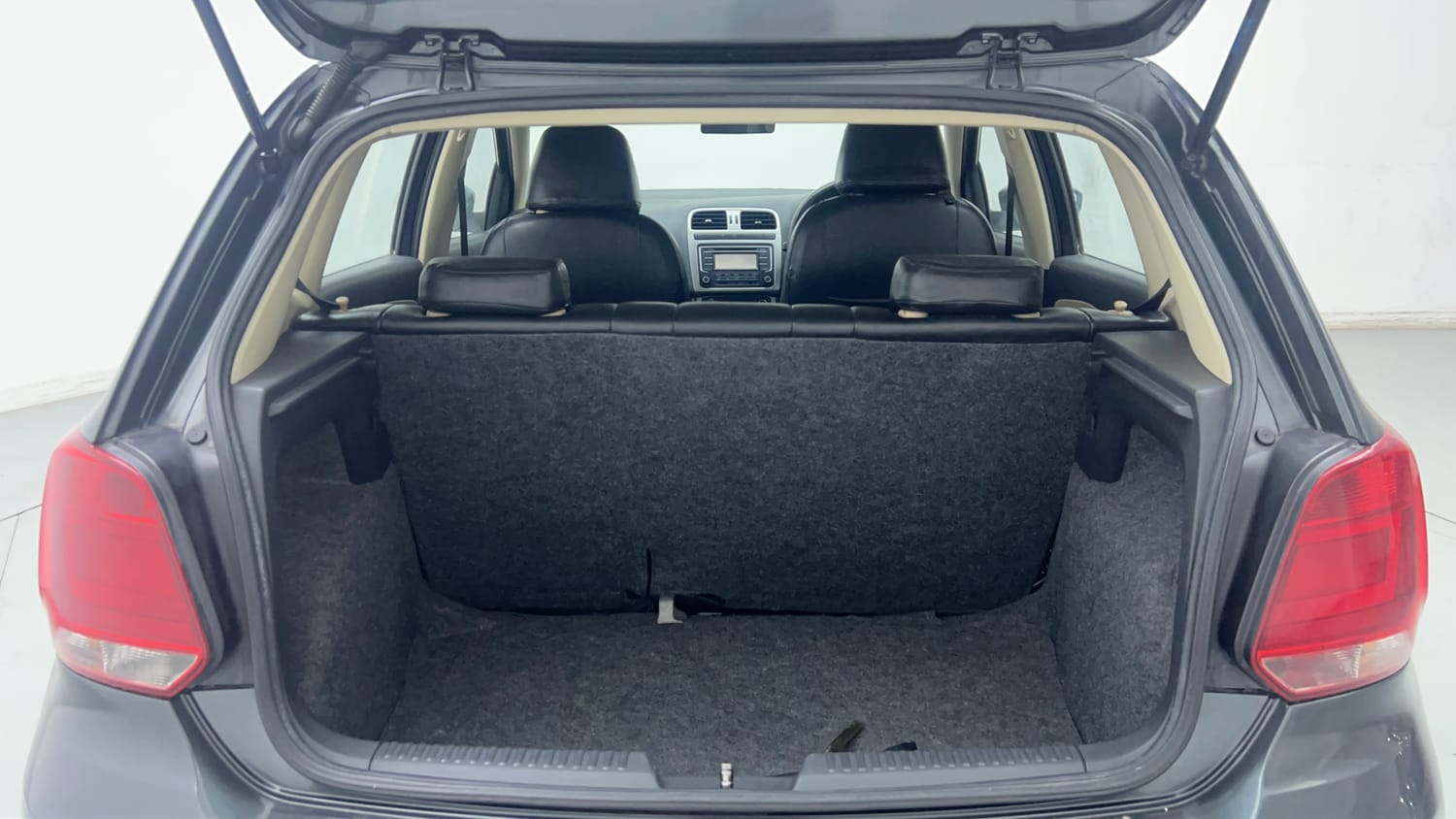 2014 Volkswagen Polo Highline1.2L (P)-25