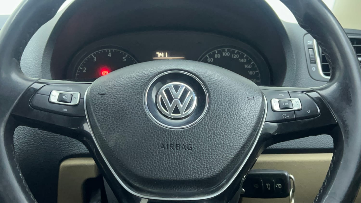 2014 Volkswagen Polo Highline1.2L (P)-43