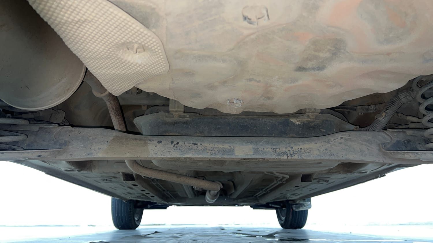 Used 2022 Nissan Magnite XV Executive Petrol Manual extra REAR UNDERBODY VIEW (TAKEN FROM REAR)