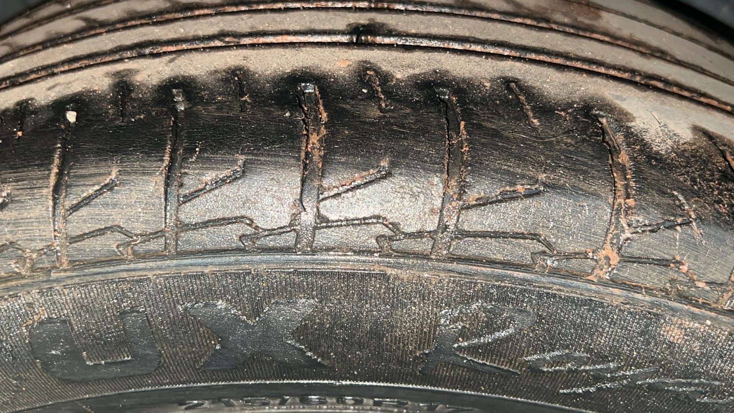 Used 2022 Hyundai Creta SX (O) 1.5 Diesel Automatic Diesel Automatic tyres RIGHT REAR TYRE TREAD VIEW