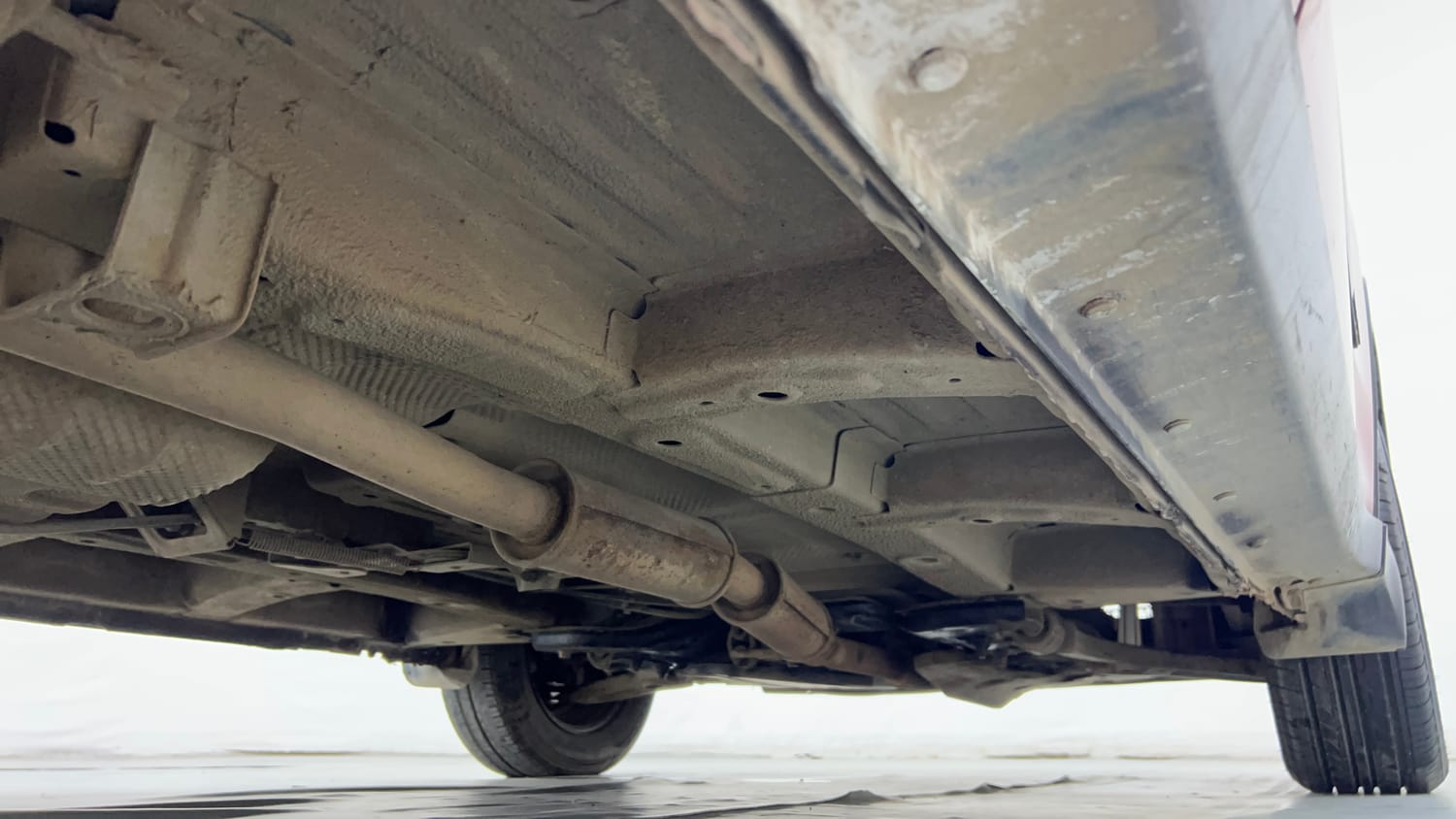 Used 2017 Mahindra KUV100 K4 Plus 6 STR Petrol Manual extra REAR RIGHT UNDERBODY VIEW
