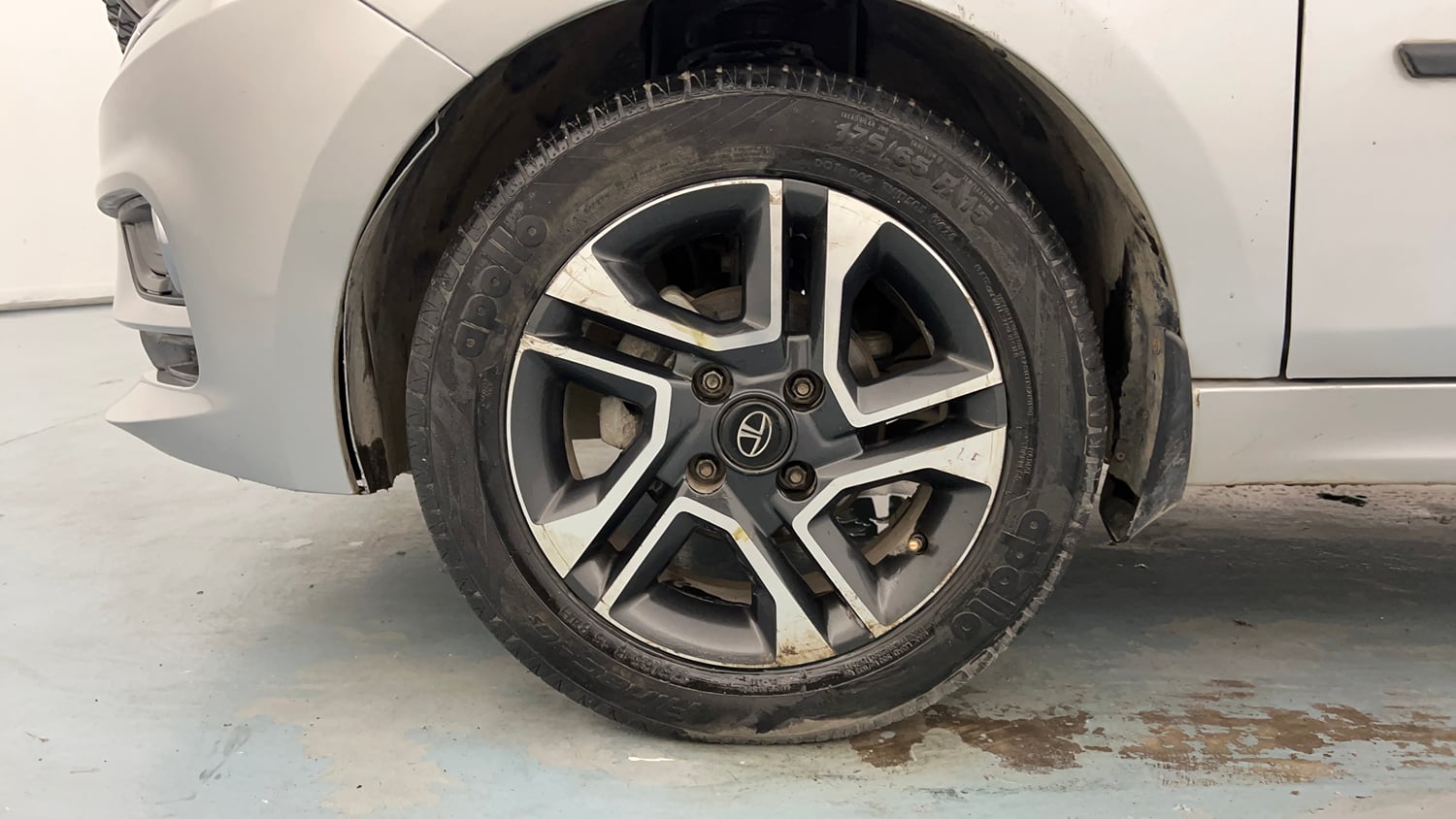 Used 2020 Tata Tiago XZA Plus Petrol Automatic tyres LEFT FRONT TYRE RIM VIEW
