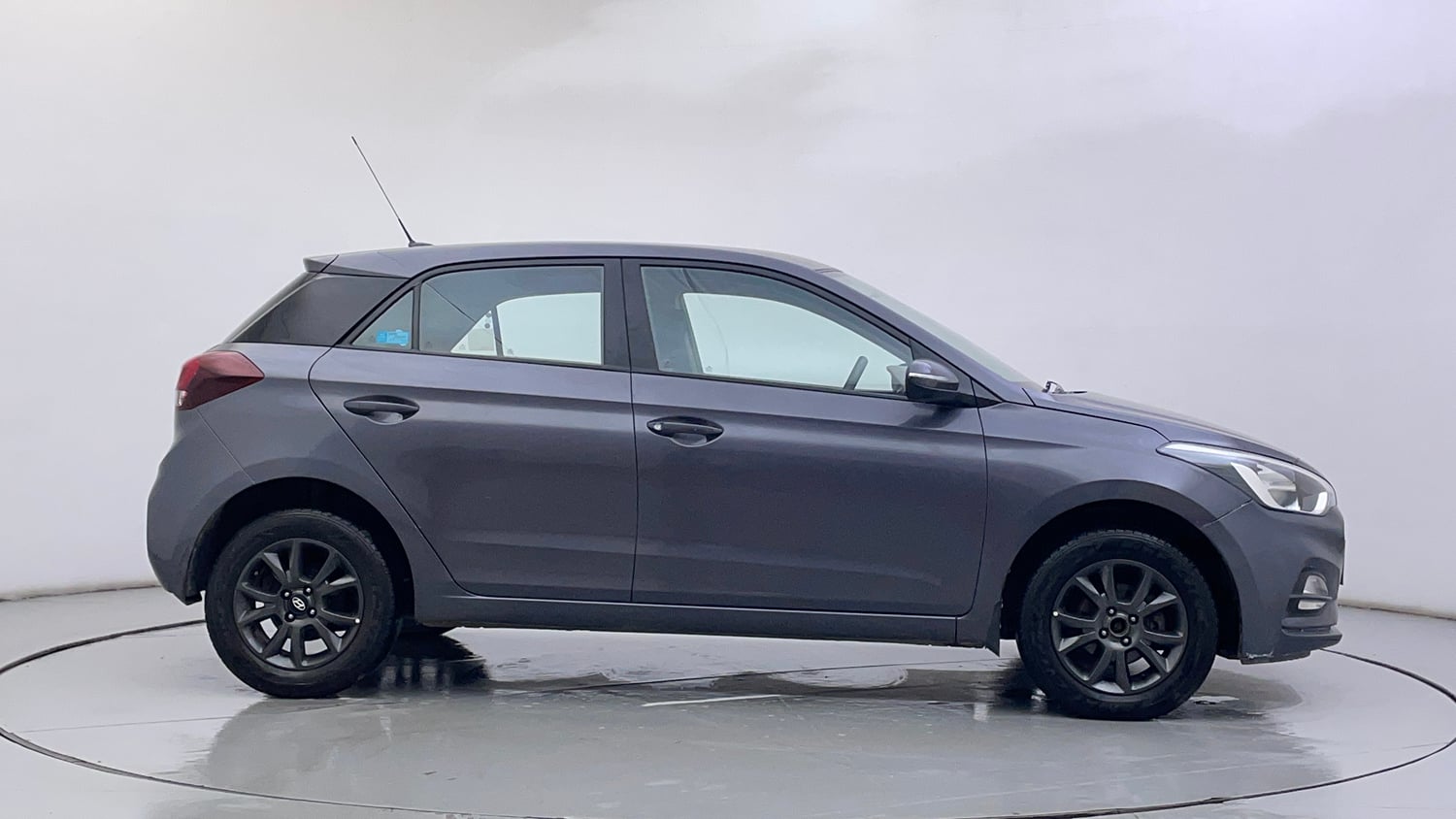 Used 2020 Hyundai Elite i20 Sportz Plus 1.2 Petrol Manual exterior RIGHT SIDE VIEW