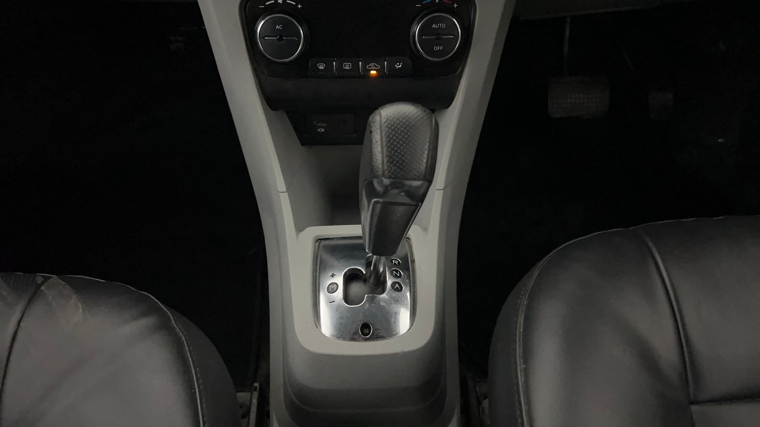 Used 2020 Tata Tiago XZA Plus Petrol Automatic interior GEAR  KNOB VIEW
