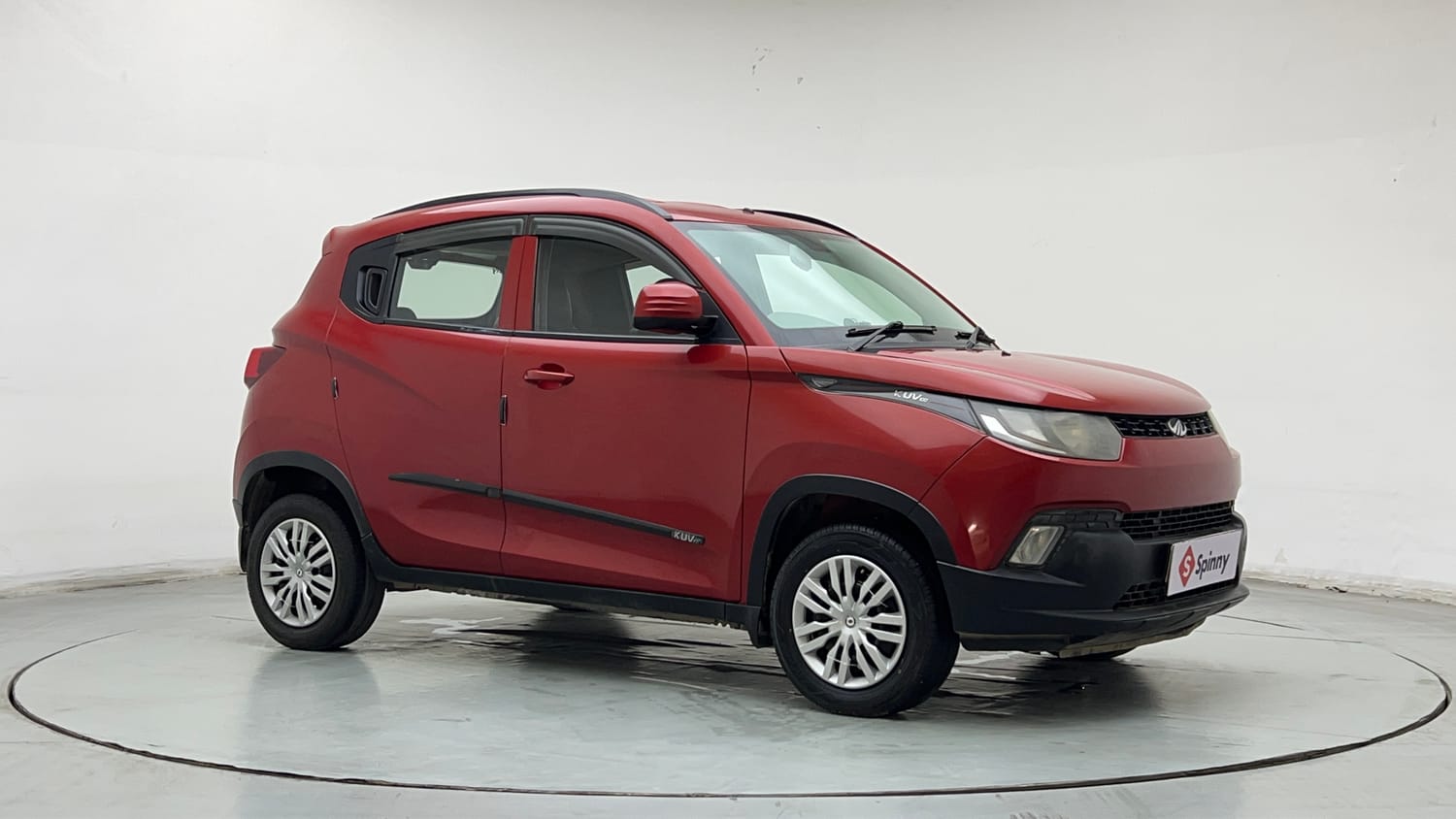Used 2017 Mahindra KUV100 K4 Plus 6 STR Petrol Manual exterior RIGHT FRONT CORNER VIEW