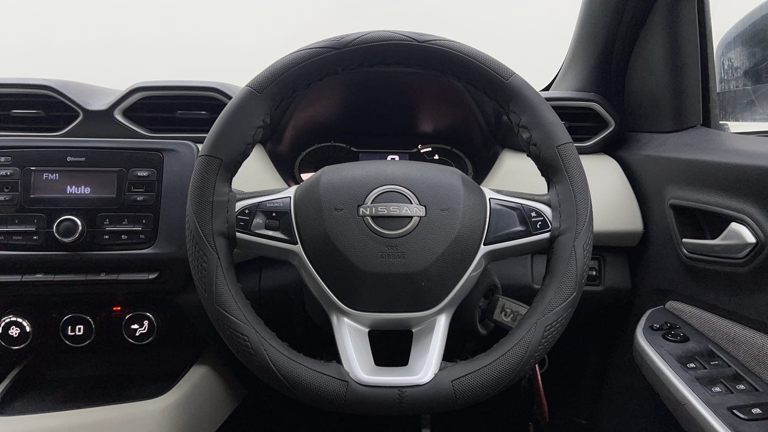 Used 2022 Nissan Magnite XV Executive Petrol Manual interior STEERING VIEW