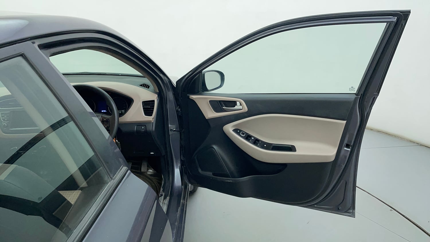 Used 2020 Hyundai Elite i20 Sportz Plus 1.2 Petrol Manual interior RIGHT FRONT DOOR OPEN VIEW