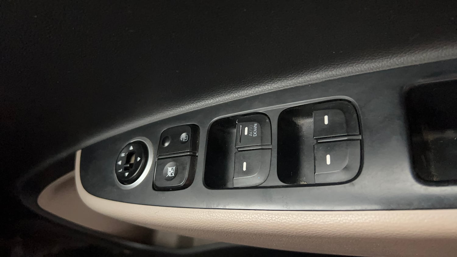 Used 2014 Hyundai Grand i10 Magna 1.2 Kappa VTVT Petrol Manual top_features Adjustable ORVM