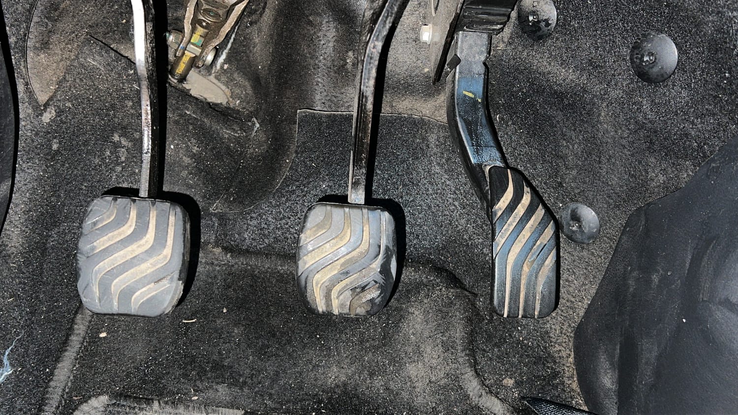 Used 2022 Nissan Magnite XV Executive Petrol Manual interior PEDALS VIEW