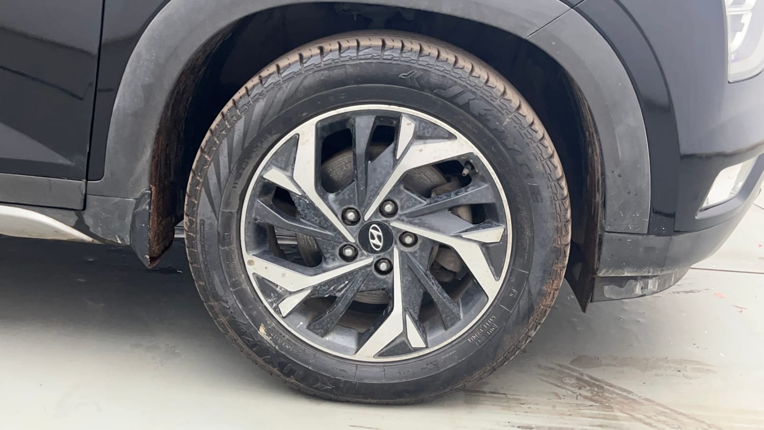 Used 2022 Hyundai Creta SX (O) 1.5 Diesel Automatic Diesel Automatic tyres RIGHT FRONT TYRE RIM VIEW