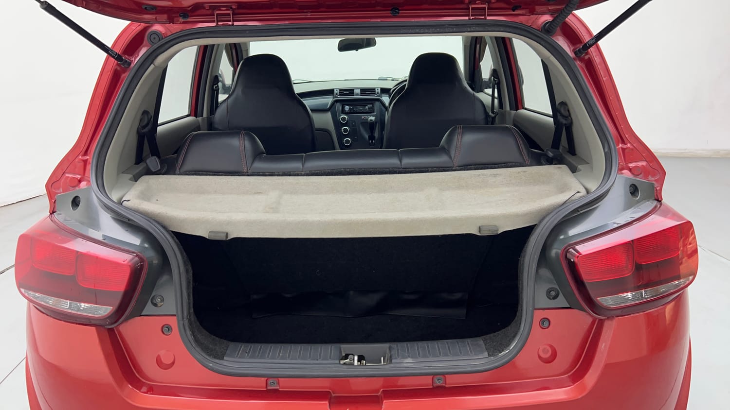Used 2017 Mahindra KUV100 K4 Plus 6 STR Petrol Manual interior DICKY INSIDE VIEW