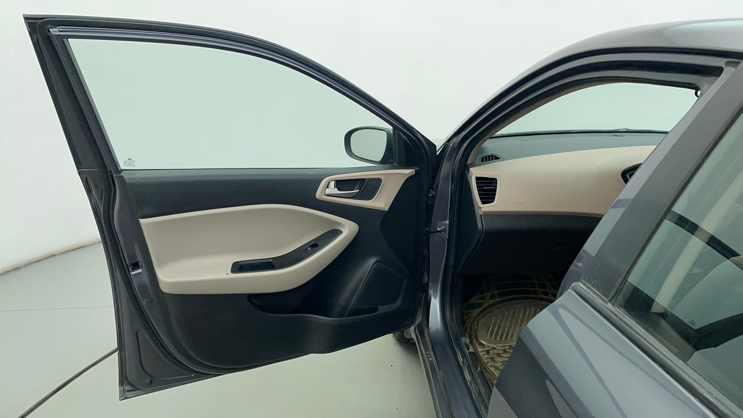 Used 2020 Hyundai Elite i20 Sportz Plus 1.2 Petrol Manual interior LEFT FRONT DOOR OPEN VIEW