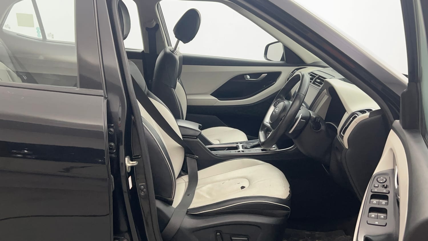 Used 2022 Hyundai Creta SX (O) 1.5 Diesel Automatic Diesel Automatic interior RIGHT SIDE FRONT DOOR CABIN VIEW