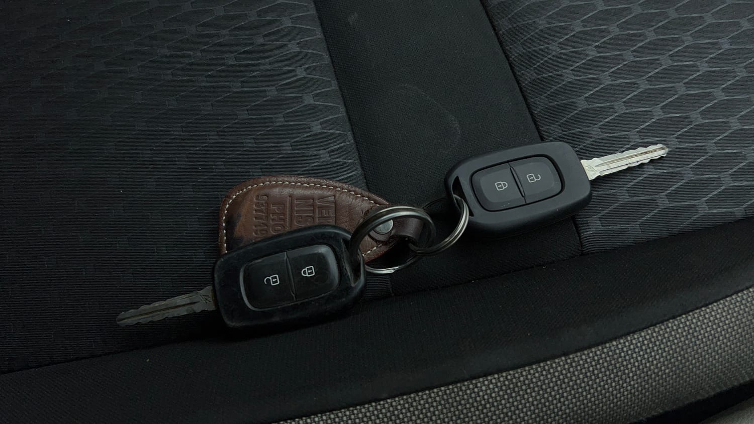 Used 2022 Nissan Magnite XV Executive Petrol Manual extra CAR KEY VIEW