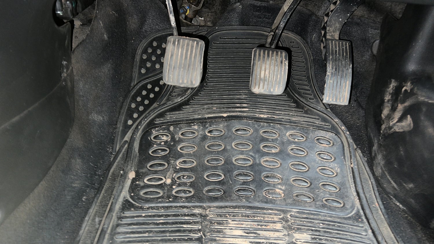 Used 2014 Hyundai Grand i10 Magna 1.2 Kappa VTVT Petrol Manual interior PEDALS VIEW