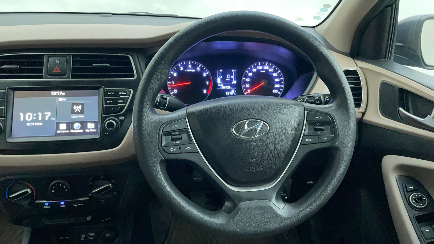 Used 2020 Hyundai Elite i20 Sportz Plus 1.2 Petrol Manual interior STEERING VIEW