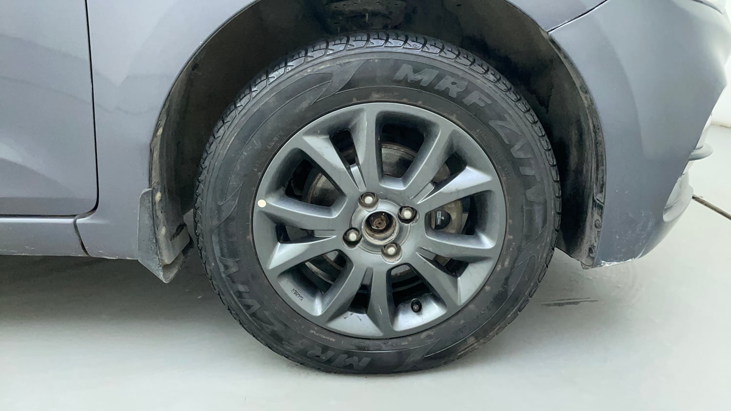 Used 2020 Hyundai Elite i20 Sportz Plus 1.2 Petrol Manual tyres RIGHT FRONT TYRE RIM VIEW