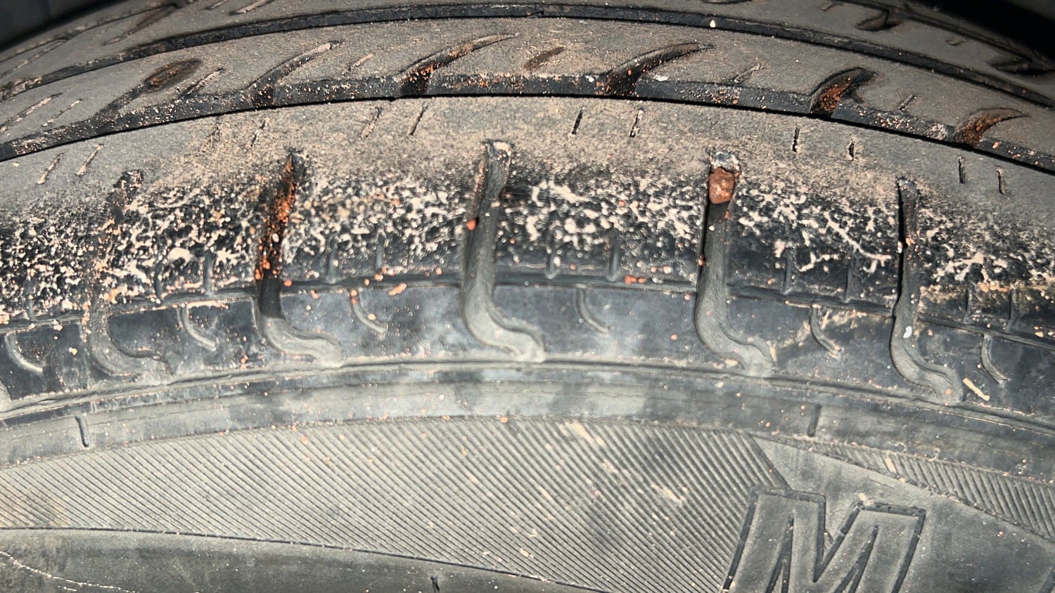Used 2014 Hyundai Grand i10 Magna 1.2 Kappa VTVT Petrol Manual tyres RIGHT REAR TYRE TREAD VIEW