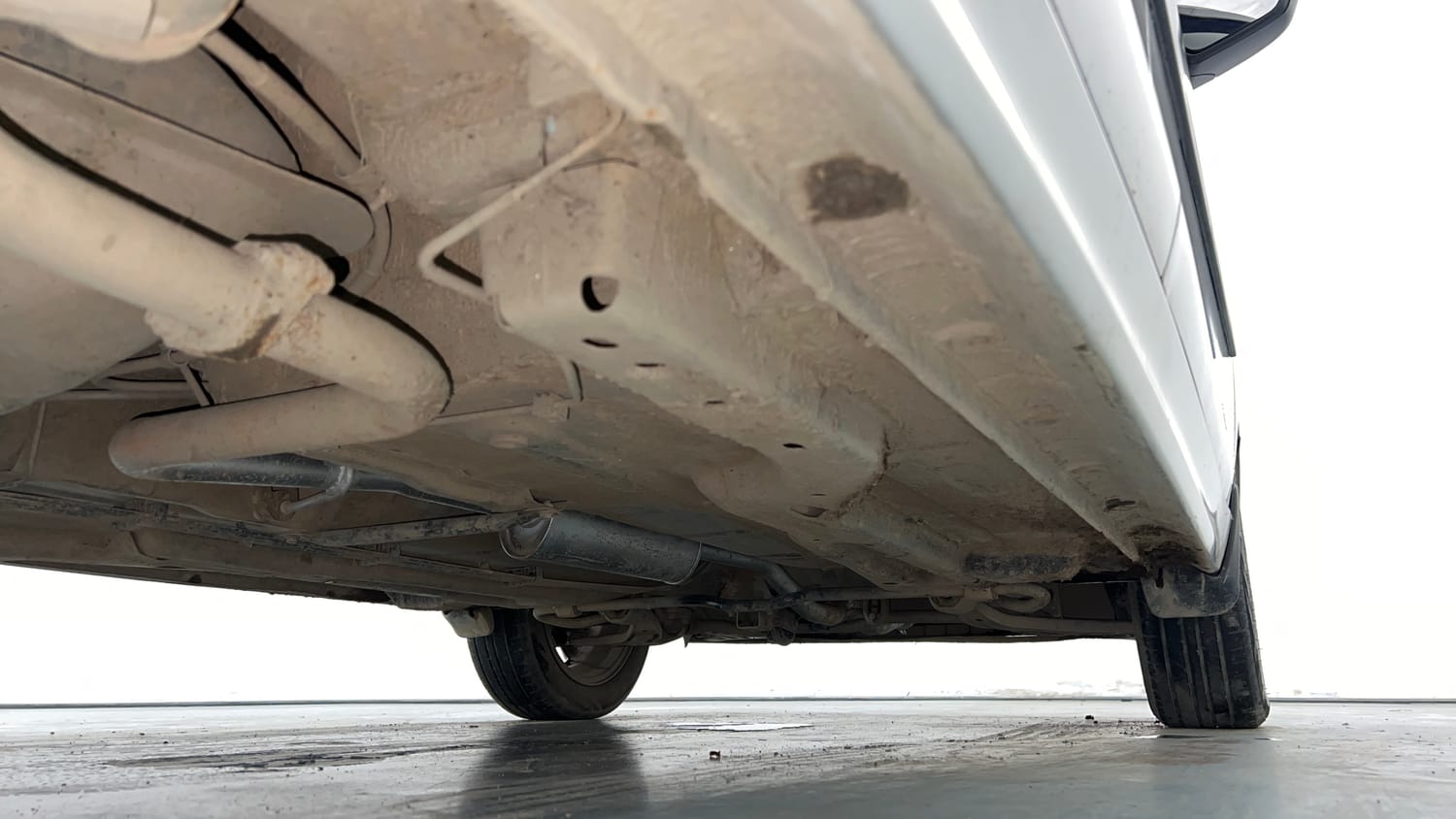 Used 2020 Tata Tiago XZA Plus Petrol Automatic extra REAR RIGHT UNDERBODY VIEW