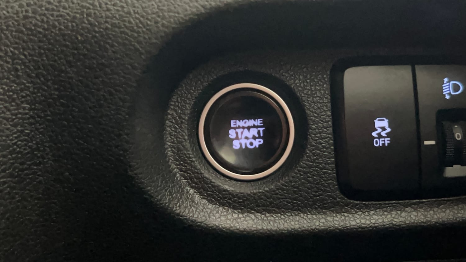 Used 2022 Hyundai Creta SX (O) 1.5 Diesel Automatic Diesel Automatic top_features Keyless start