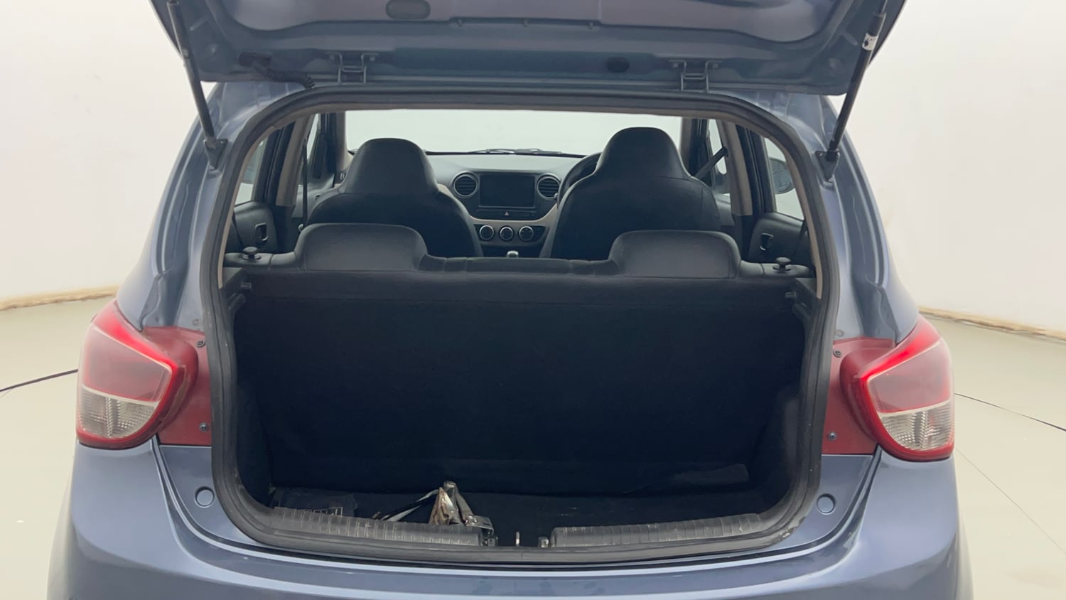 Used 2014 Hyundai Grand i10 Magna 1.2 Kappa VTVT Petrol Manual interior DICKY INSIDE VIEW