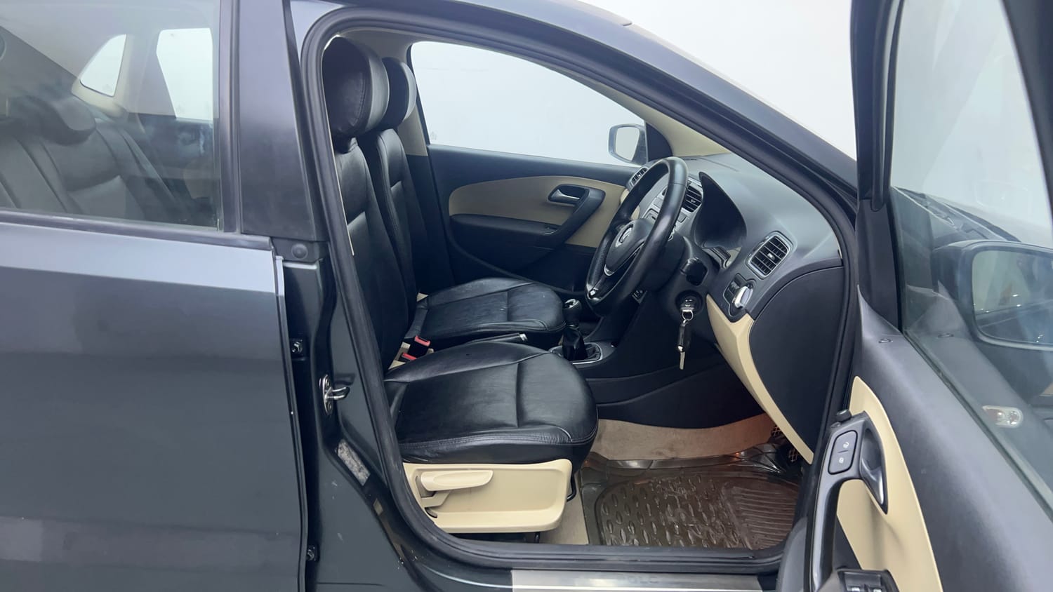 2014 Volkswagen Polo Highline1.2L (P)-17