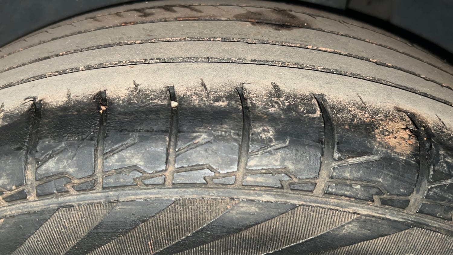 Used 2022 Hyundai Creta SX (O) 1.5 Diesel Automatic Diesel Automatic tyres LEFT REAR TYRE TREAD VIEW