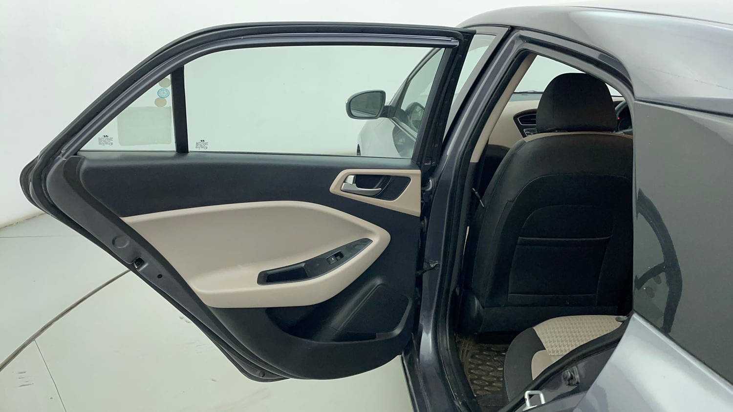 Used 2020 Hyundai Elite i20 Sportz Plus 1.2 Petrol Manual interior LEFT REAR DOOR OPEN VIEW