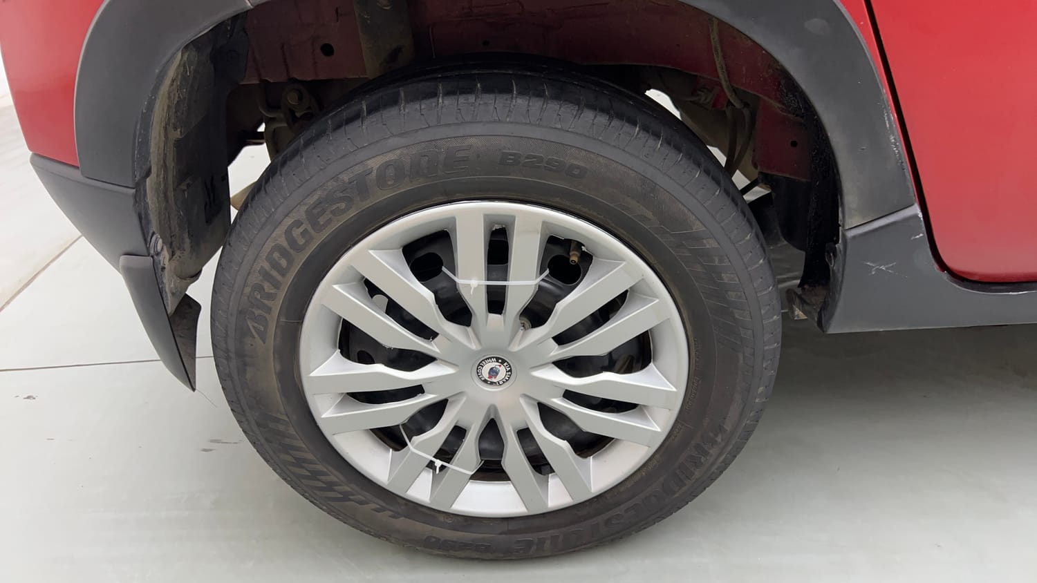 Used 2017 Mahindra KUV100 K4 Plus 6 STR Petrol Manual tyres RIGHT REAR TYRE RIM VIEW