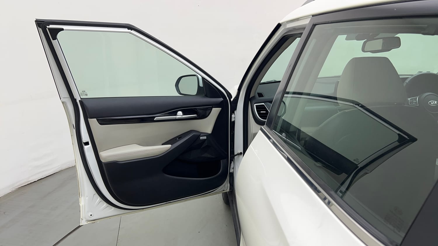 Used 2019 kia Seltos GTX Plus DCT 1.4 Petrol Automatic interior LEFT FRONT DOOR OPEN VIEW