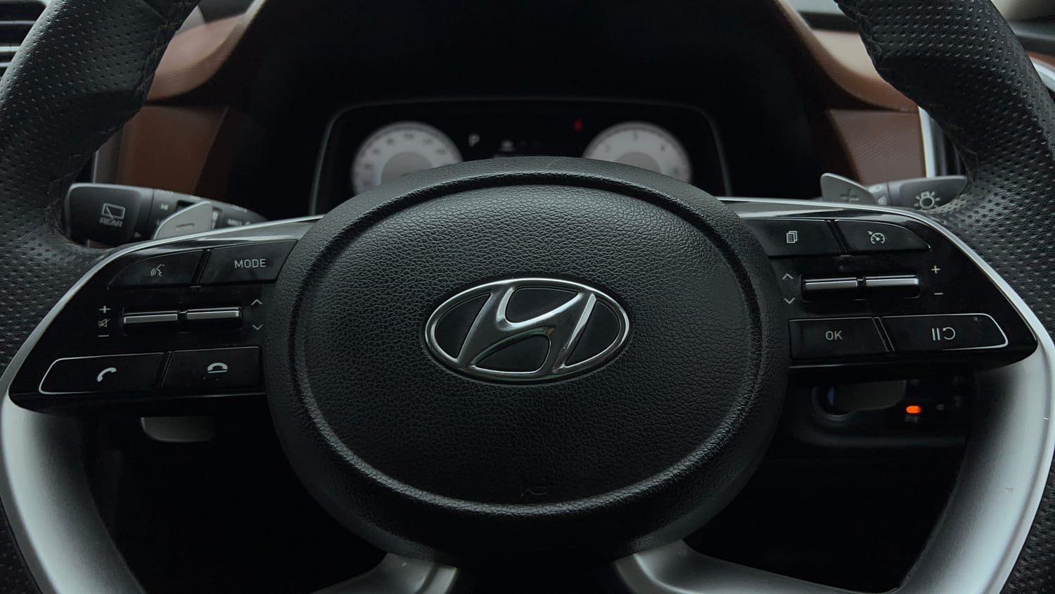 Used 2022 Hyundai Alcazar Signature (O) 7 Seater 1.5 Diesel AT Diesel Automatic top_features Cruise control