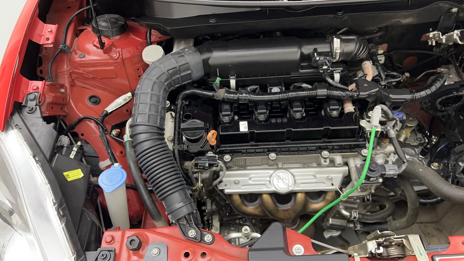 Used 2023 Maruti Suzuki Swift LXi Petrol Manual engine ENGINE RIGHT SIDE VIEW