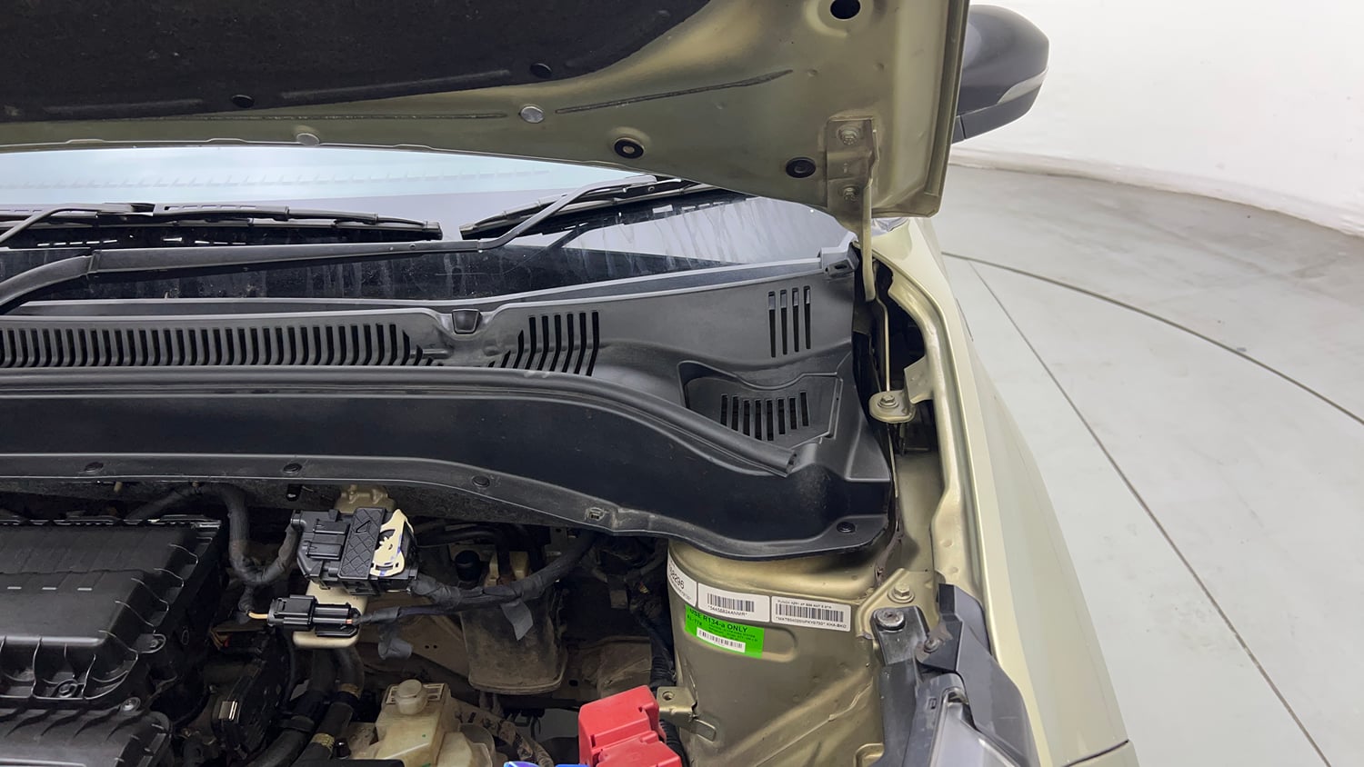 Used 2022 Tata Punch Kaziranga Creative AMT Petrol Automatic engine ENGINE LEFT SIDE HINGE & APRON VIEW