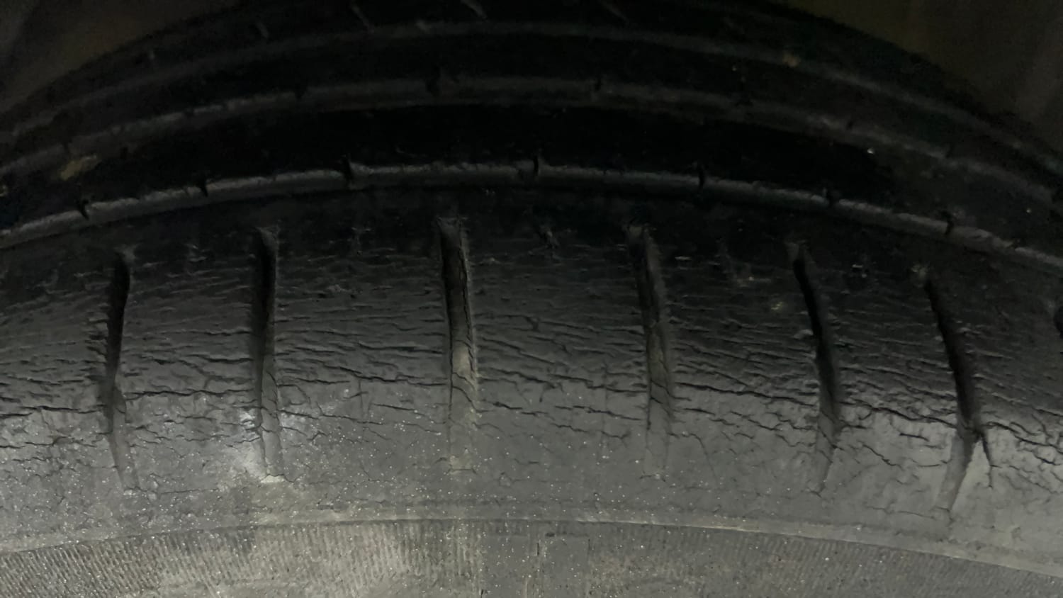 Used 2018 Maruti Suzuki Baleno Alpha 1.2 AT Petrol Automatic tyres LEFT FRONT TYRE TREAD VIEW