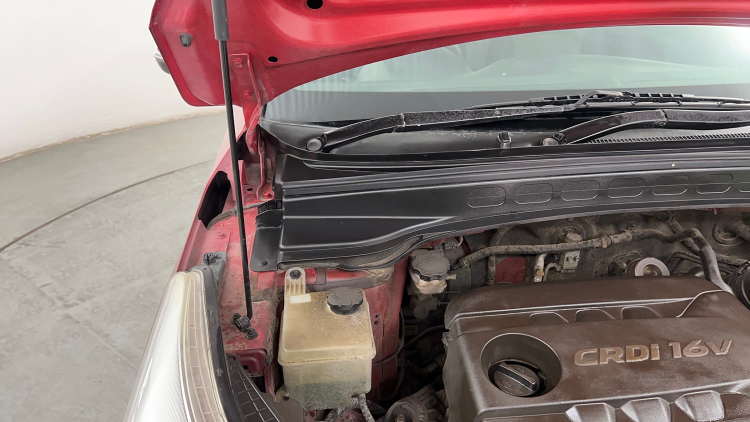 Used 2018 Hyundai Creta S 1.6 AT CRDi Diesel Automatic engine ENGINE RIGHT SIDE HINGE & APRON VIEW