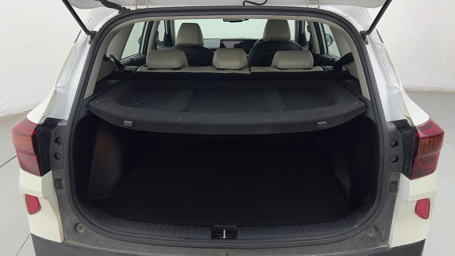 Used 2019 kia Seltos GTX Plus DCT 1.4 Petrol Automatic interior DICKY INSIDE VIEW