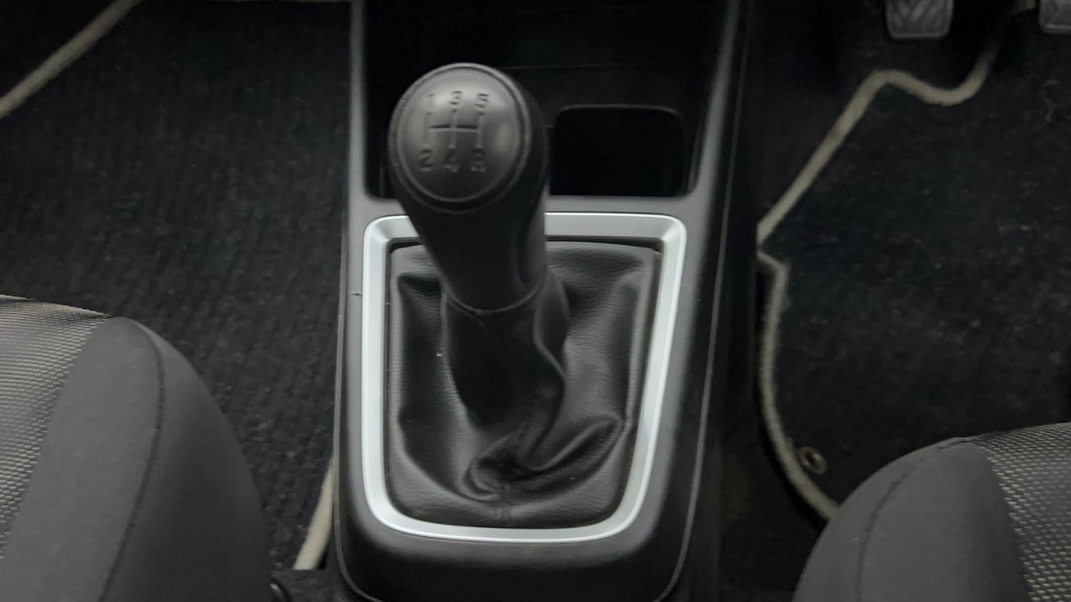 Used 2023 Maruti Suzuki Swift LXi Petrol Manual interior GEAR  KNOB VIEW