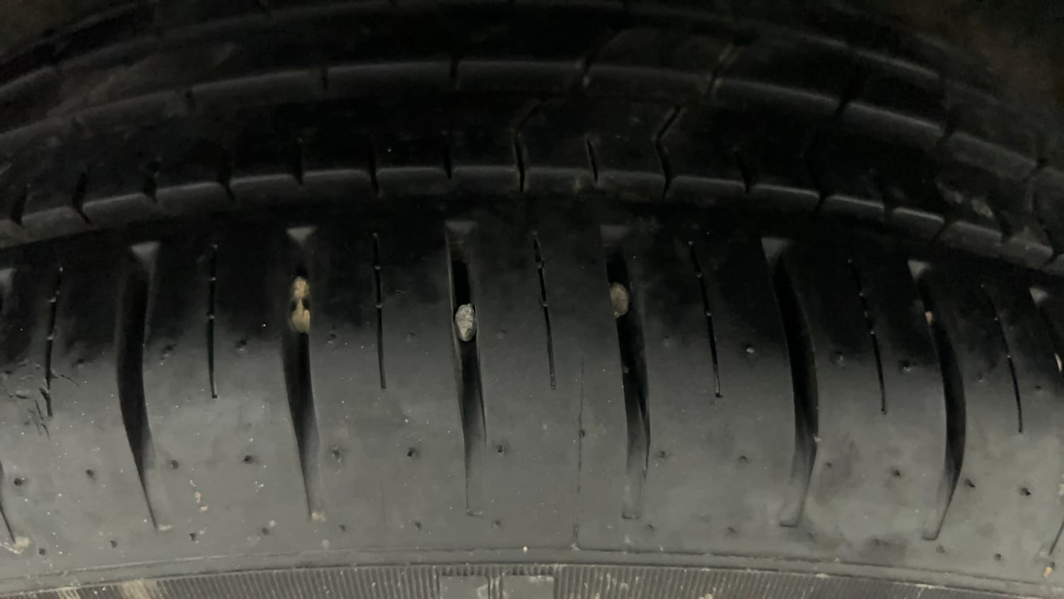 Used 2018 Maruti Suzuki Baleno Alpha 1.2 AT Petrol Automatic tyres LEFT REAR TYRE TREAD VIEW