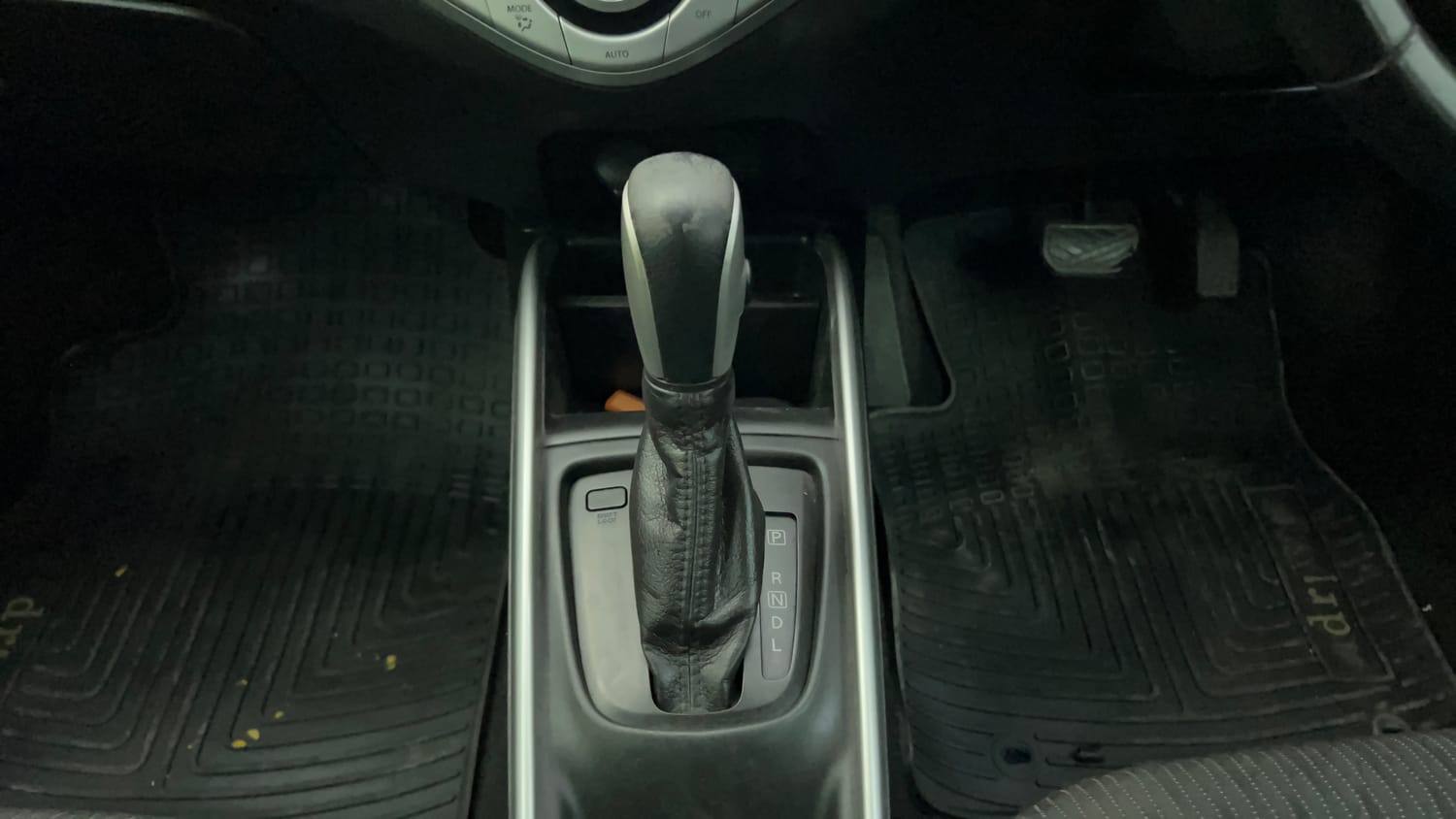 Used 2018 Maruti Suzuki Baleno Alpha 1.2 AT Petrol Automatic interior GEAR  KNOB VIEW