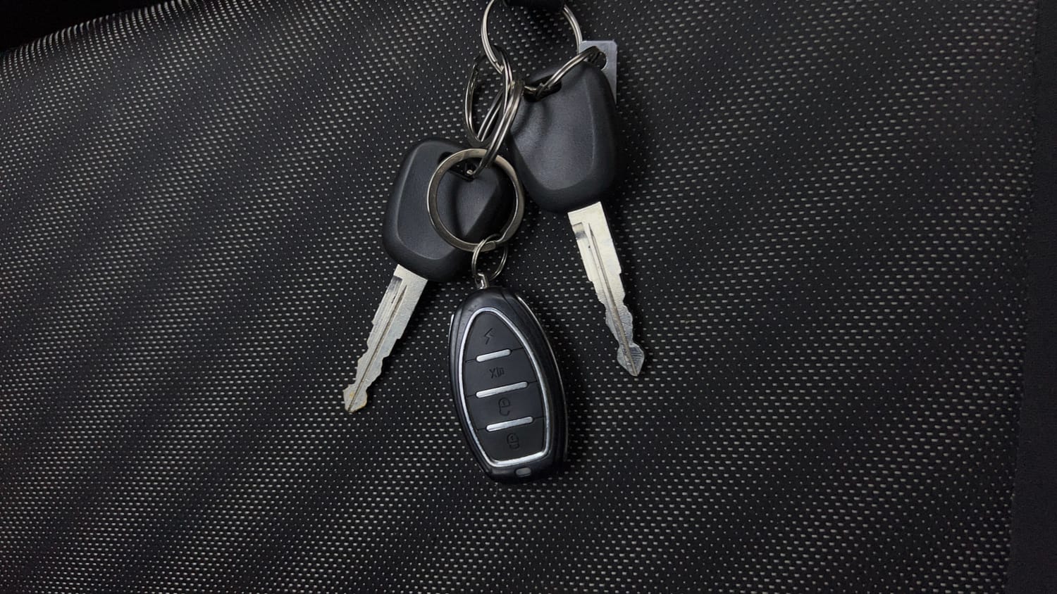 Used 2023 Maruti Suzuki Swift LXi Petrol Manual extra CAR KEY VIEW