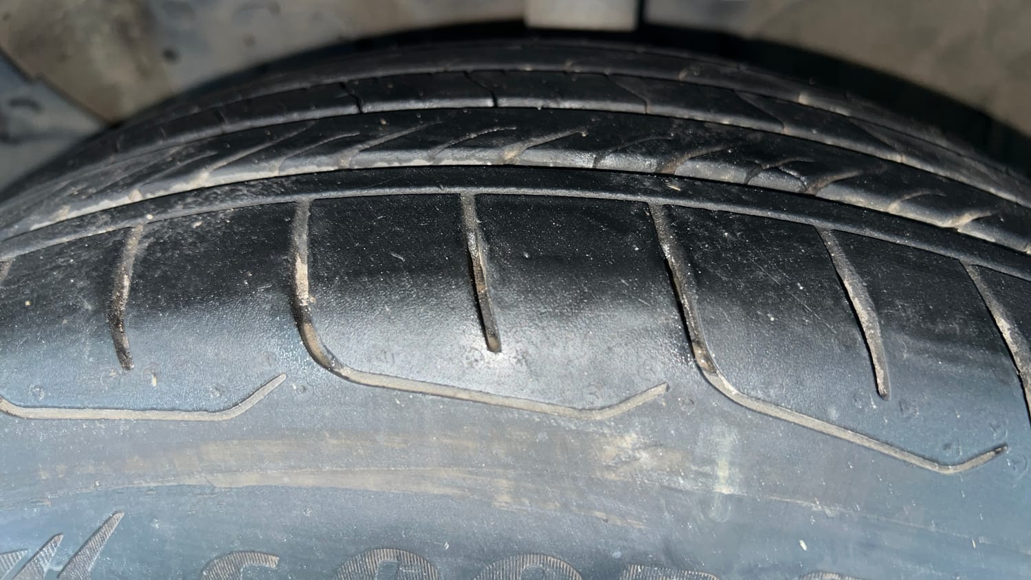 Used 2019 kia Seltos GTX Plus DCT 1.4 Petrol Automatic tyres LEFT FRONT TYRE TREAD VIEW
