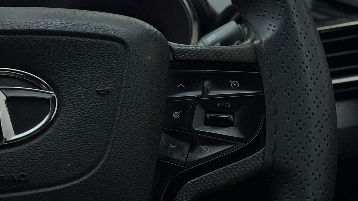2022 Tata Harrier XZA Plus Dark Edition-41