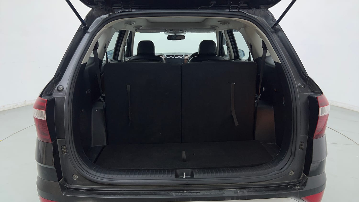 Used 2022 Hyundai Alcazar Signature (O) 7 Seater 1.5 Diesel AT Diesel Automatic interior DICKY INSIDE VIEW