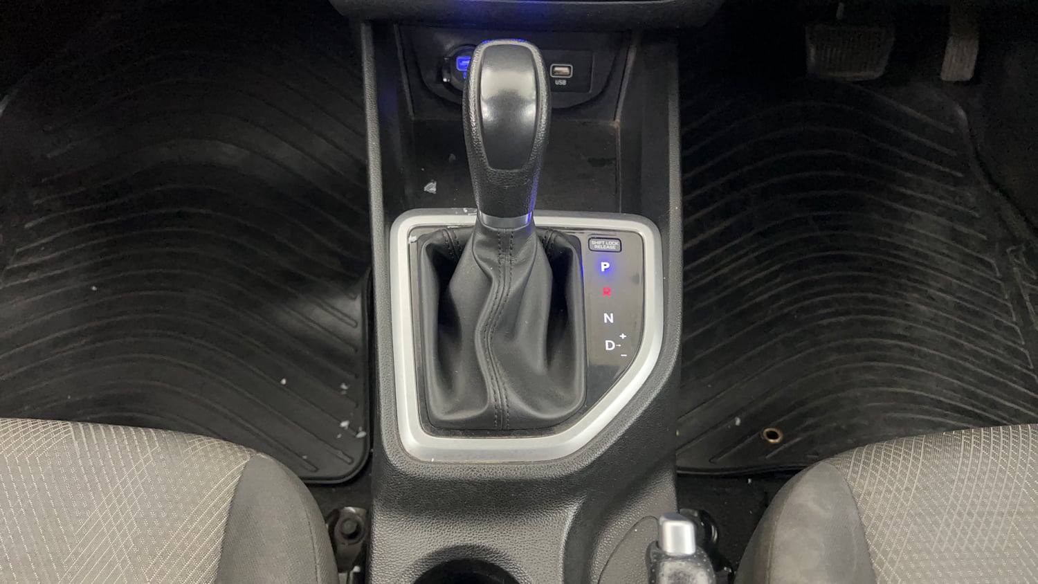 Used 2018 Hyundai Creta S 1.6 AT CRDi Diesel Automatic interior GEAR  KNOB VIEW